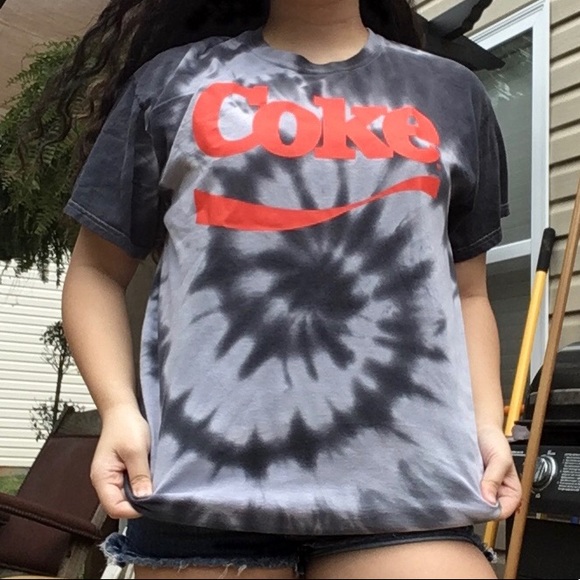Tops - 🥤COKE T-SHIRT🥤